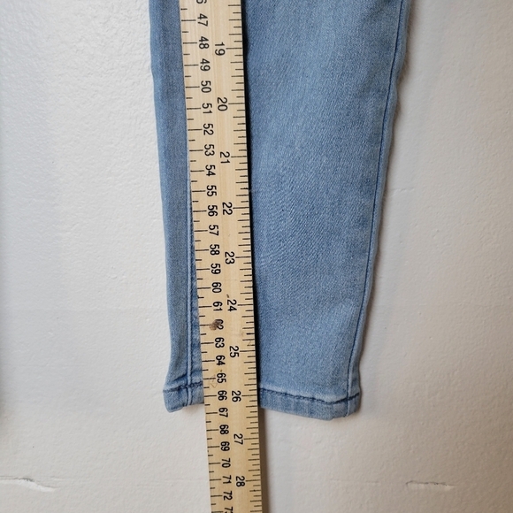 GBG Los Angeles Women's Jeans Light Wash Denim Sz 24 Skinny Leg Stretch NWT - Picture 9 of 11